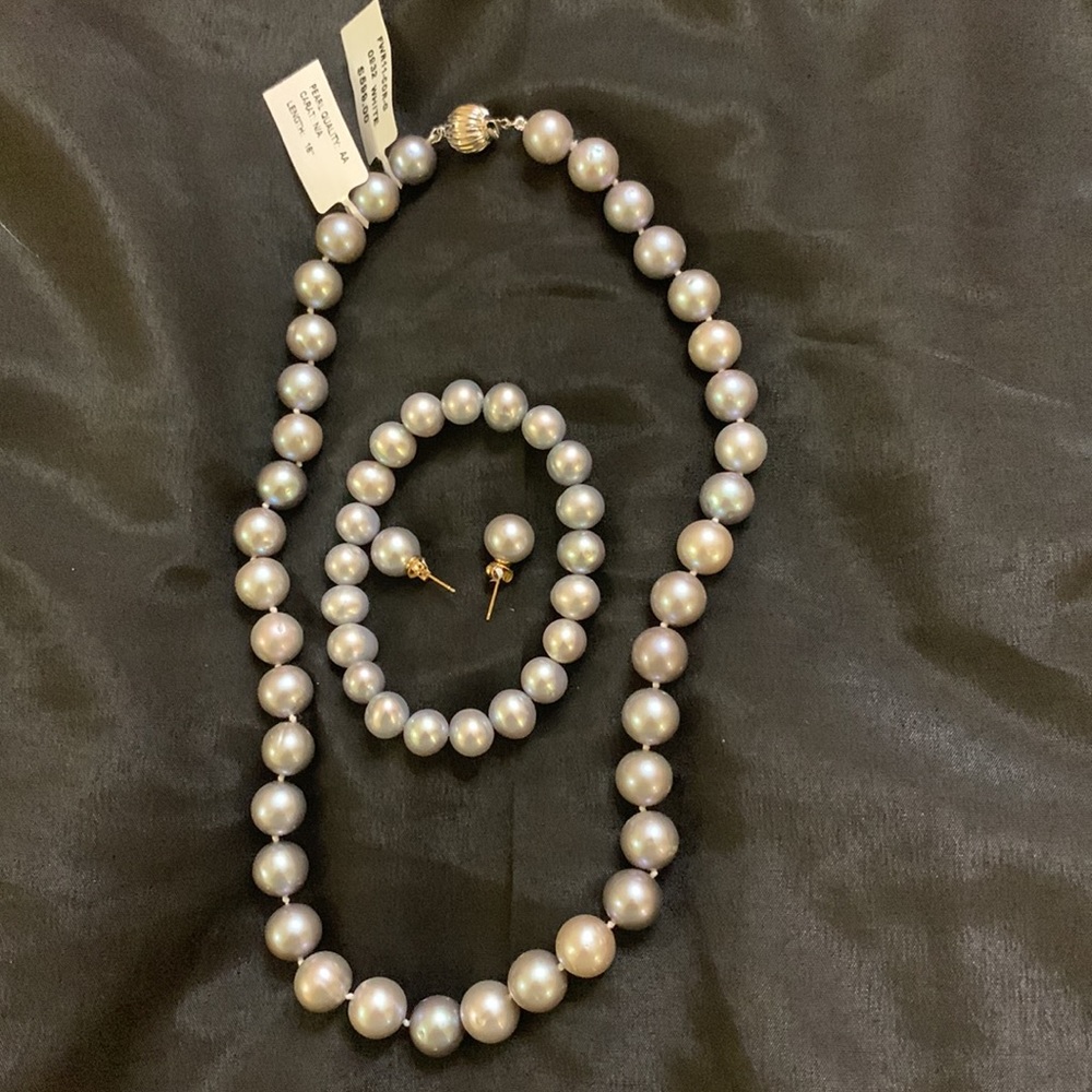Grey Fresh Water 11mm Pearl set with necklace , bracelet , earings.
